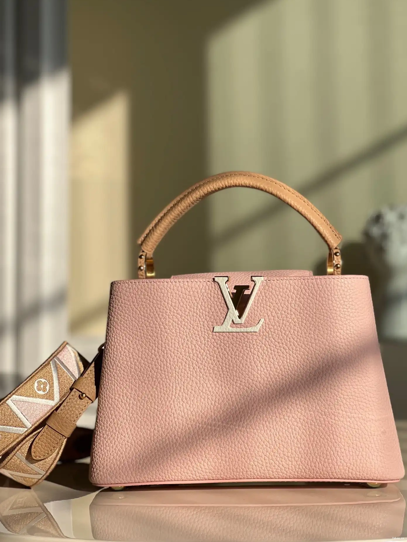 CAPUCINES BB VUITTON LOUIS 0327